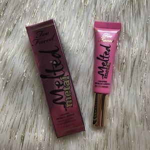 Too Faced - Melted Metal Lipstick (Metallic Bunny)